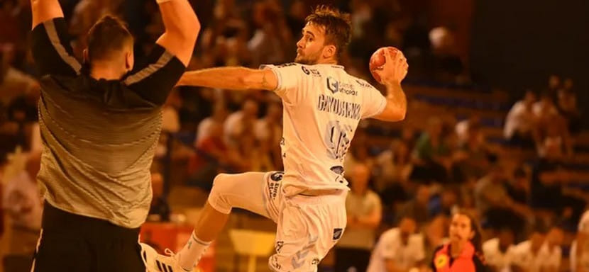 Франция. "Шартр" Гайдученко, Кудинова и Онуфриенко вышел в финал товарищеского турнира Challenge Caraty