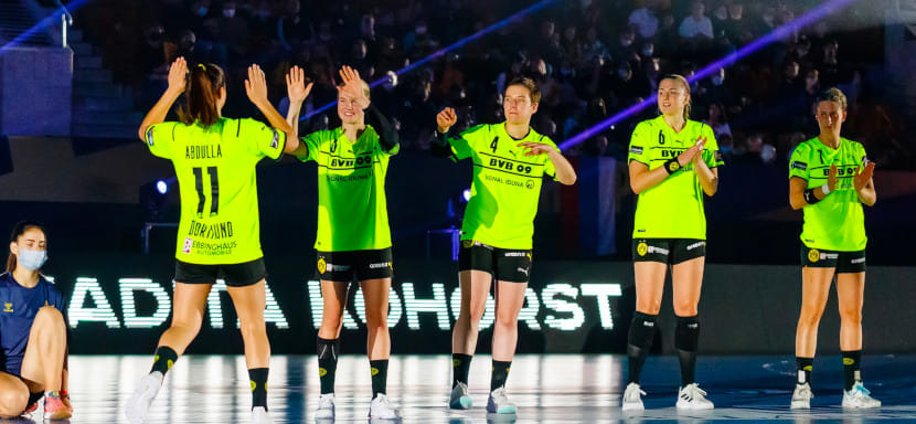 Delo Лига чемпионов. Гандболисткам "Боруссии" устроили красочную встречу в городе-побратиме Дортмунда — Ростове-на-Дону (ВИДЕО)