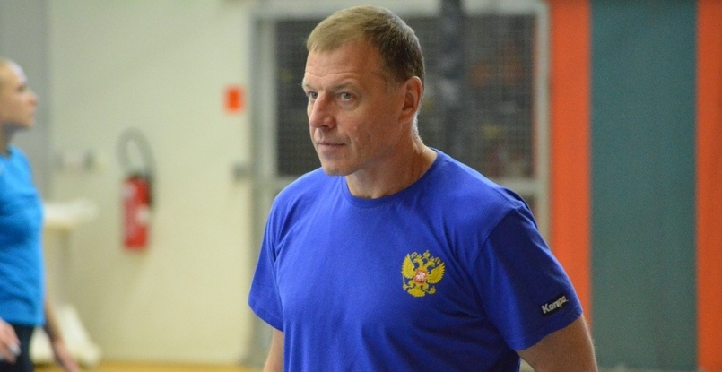 Чемпионат Европы (U-19). Алексей Алексеев: "Любовь Сидоричева не даст девчонкам расслабиться. Она требовательный человек"