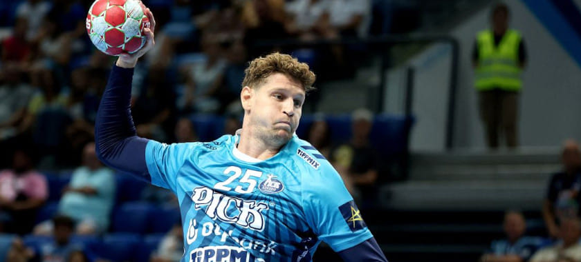 "Пик" Глеба Калараша дома уступил "Гудме" и опустился на шестое место в группе "В" Лиги чемпионов. "Динамо" разгромило "Кольстад"