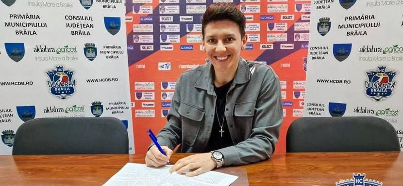 Румыния. 31-летняя левая полусредняя "Глории Бузэу" северомакедонка Мария Штериова вернется в "Дунэрю"