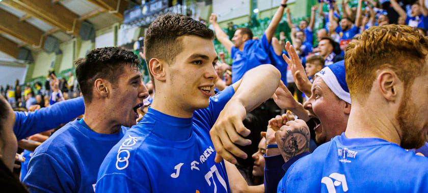 Кирилл Самойло о Суворовском училище: "Носили вёдра с горячей водой, чтобы растопить землю. Она была как асфальт. 4,5 часа долбили ломом, но..."