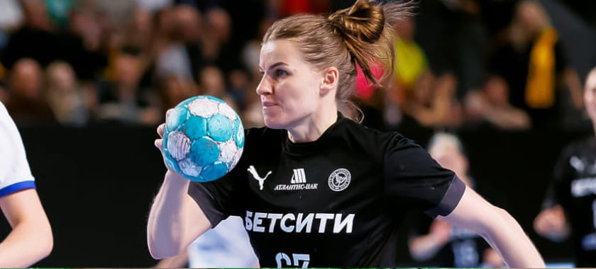 Левая крайняя "Ростова" Кристина Кожокарь в первом матче "финала четырёх" Кубка России преодолела отметку 1000 голов за донской клуб