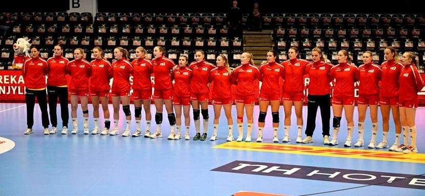 ЧЕ-2022. Рулевой сборной Швейцарии Мартин Альбертсен определился с ростером. В состав вошли 18 гандболисток