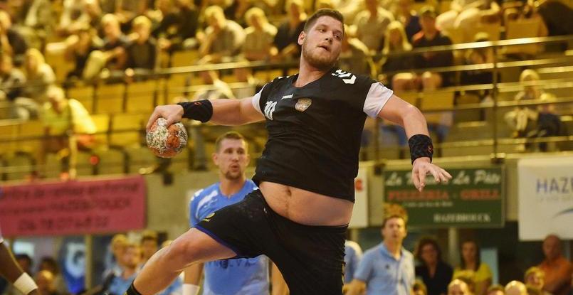 Словенец Матиц Сухолежник покинул французский "Дюнкерк". Линейный продолжит карьеру в португальской "Бенфике"