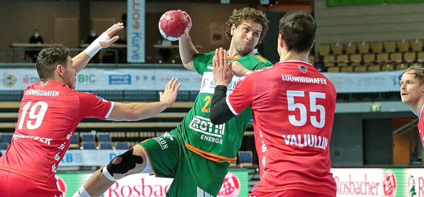 Бундеслига. Две победы хозяев, одна победа гостей и ничья  — таковы результаты игрового дня в Германии