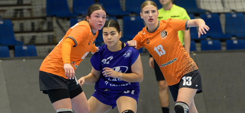 12 мячей Александры Аникеевой помогли "Ставрополью" одолеть тольяттинскую "Ладу-2" в женской высшей лиге