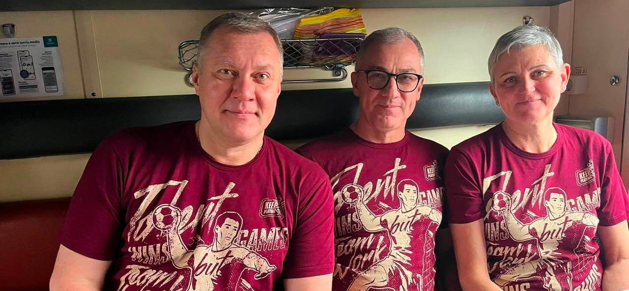 Титан, романтика и доширак. Как гандболистки и гандболисты путешествуют по железной дороге