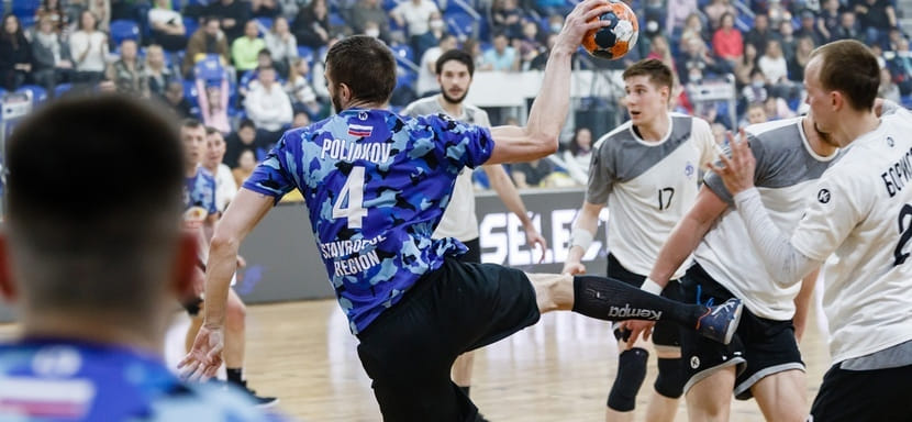 Olimpbet Суперлига. 36-летний линейный Алексей Поляков пополнил состав омского "Скифа"