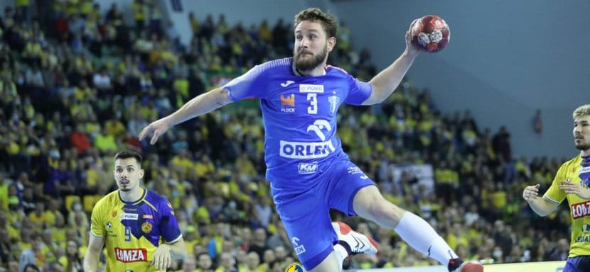 Польша. Полусредний "Вислы" Михал Дашек — лучший игрок сезона. Белорусский легионер "Кельце" Артём Королёк — лучший линейный