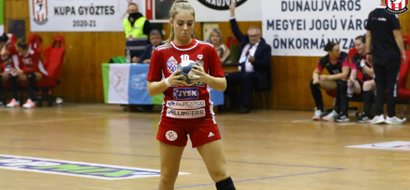 Венгрия. Лучший снайпер "Дунауйвароша" 20-летняя Йоханна Фаркаш по окончании сезона-2022/23 покинет клуб