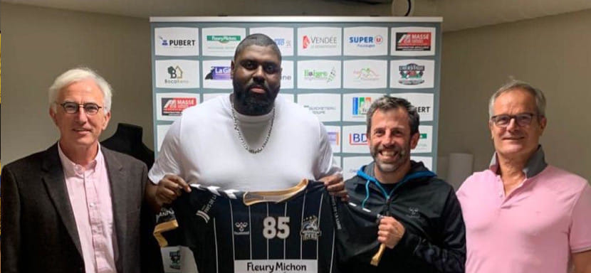 Франция. 137-килограммовый линейный сборной ДР Конго Готье Мвумби принял решение продолжить карьеру во Франции, перейдя в "Пузож" (Д3)