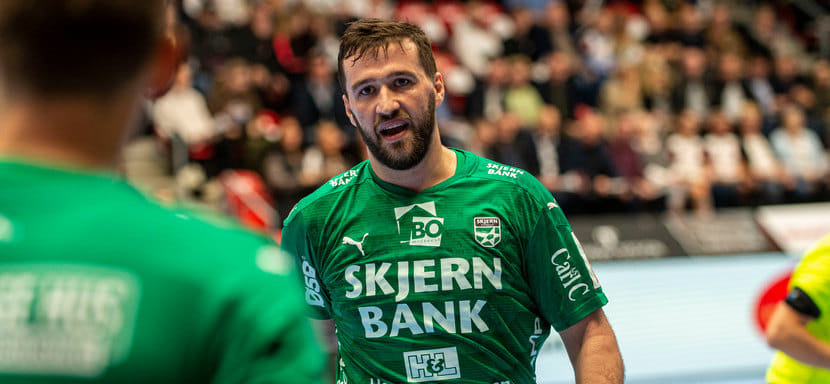 ЧЕ-2022. "Надеюсь, буду готов к стартовому матчу". Линейный боснийской сборной Сеньямин Бурич восстанавливается после мышечной травмы