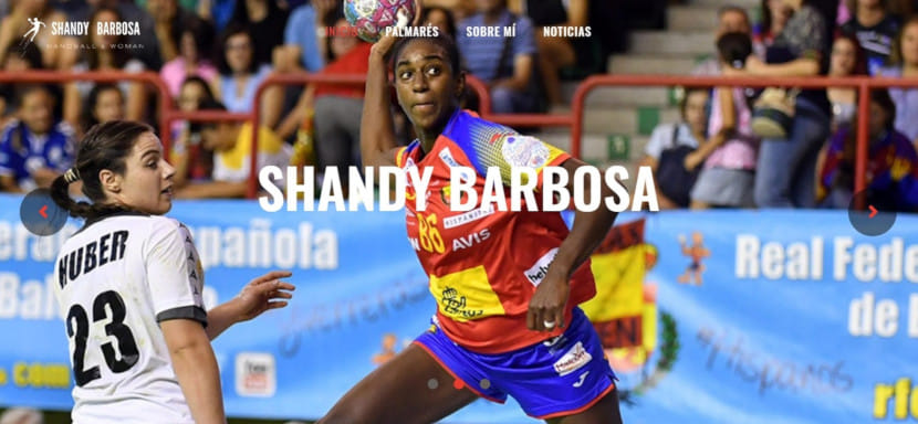 Экс-гандболистка "Ростов-Дона" испанка Александрина Кабраль Барбоса презентовала персональный сайт