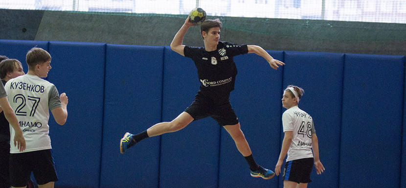 Молодежное первенство. Дубль "Невы" в повторном матче вновь разгромил второй состав челябинского "Динамо"