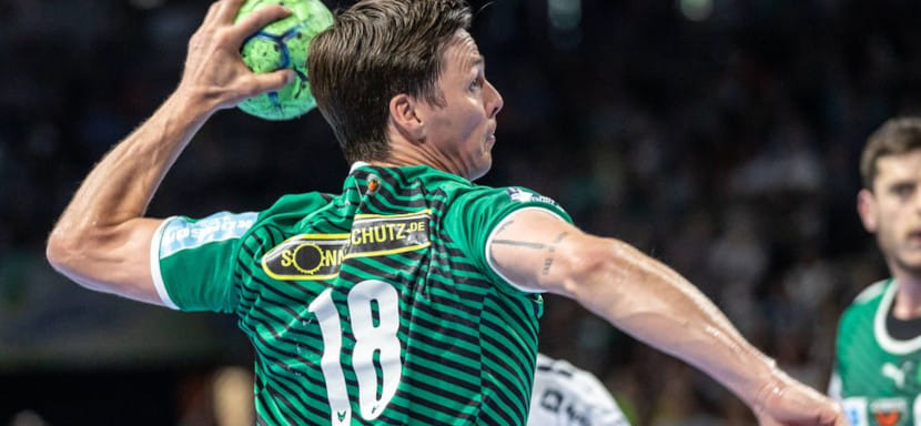 Бундеслига. Ханс Линдберг: "Я счастлив, что мы смогли победить и уйти на месячный перерыв лидерами. Но впереди очень много важных матчей"