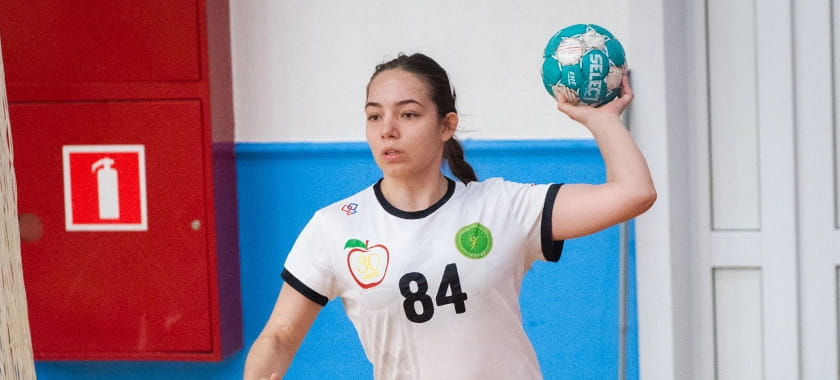 "А может, ещё научусь играть и правой!" Анастасия Алексеева, для которой нет недостижимых целей