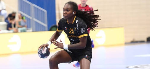 Франция. "Пари-92" потерял первые очки в сезоне, отстав от лидирующих "Меца" и "Бреста", и еще три результата пятницы