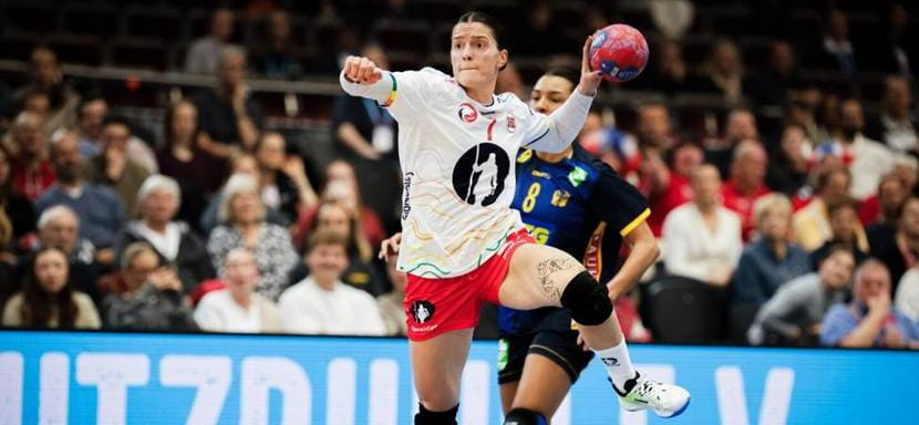 6 декабря на телеканалах "Старт" и "Старт Триумф" стартуют прямые трансляции матчей женского чемпионата мира-2025