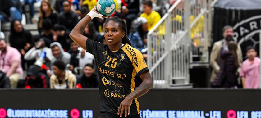 Франция. Трансферный слух. Разыгрывающая сборной Франции Мелин Ноканди сменит "Пари-92" на "Брест" Валерии Масловой