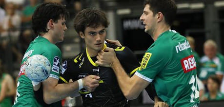 "Лейпциг" на домашней площадке обыграл "Штутгарт", "Битигхайм" одолел в гостях "Потсдам" в воскресных матчах бундеслиги