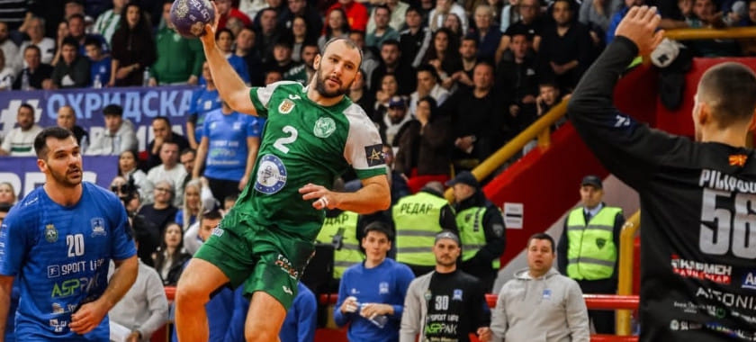 После победы над "Вардаром" "Еврофарм Пелистер" в чемпионате Северной Македонии уступил "Охриду", теперь отстающему от чемпиона на 1 очко