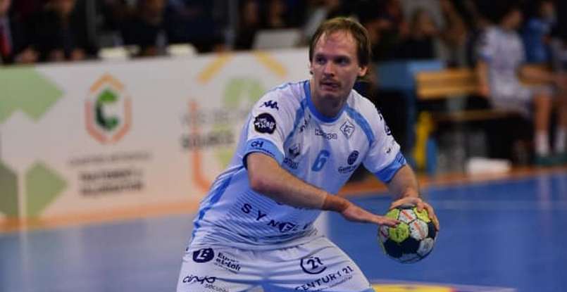 Франция. "Шартр" продлил контракт с правым крайним Мортеном Виюмом