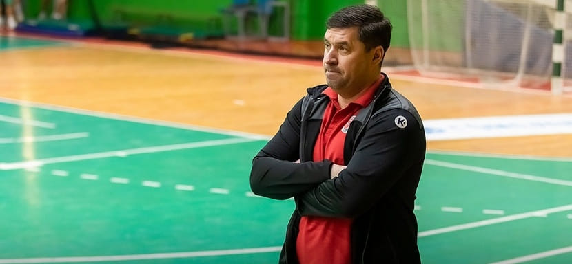 Беларусь. Андрей Мочалов: "Любой игрок БГК превосходит в техническом плане наших гандболистов. У них почти три равноценных состава"