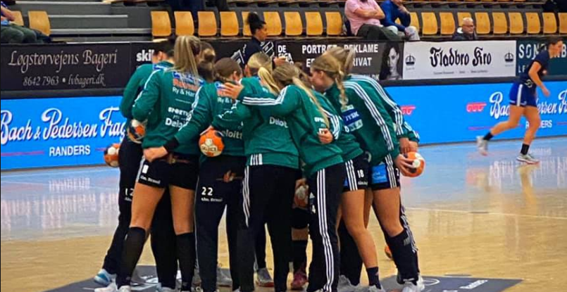 Дания. В женском чемпионате "Рандерс" минимально уступил "Силькеборгу" 