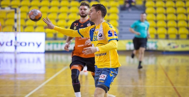 Лига чемпионов. Левый крайний "Виве" Анхель Фернандес готов сыграть в ответной встрече с "Вардаром"