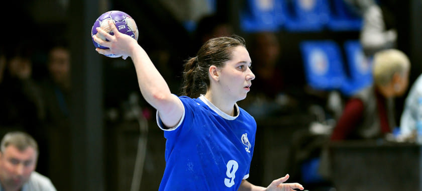 Лучшая в ноябре Алина Загороднева: "На гандбол отвела Соня Васильева — мы жили в соседних подъездах"