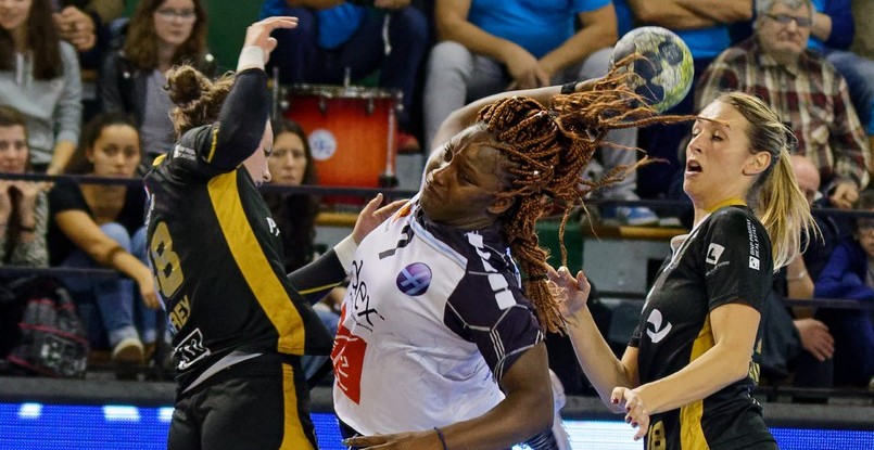 Франция. Гандболистка сборной Сенегала Дунгу Камара подписала контракт с "Флери"