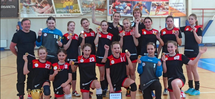 Первенство России. Девичья сборная Самарской области (U-14) под руководством Ирины Близновой и Кирилла Шкробота стала победителем турнира