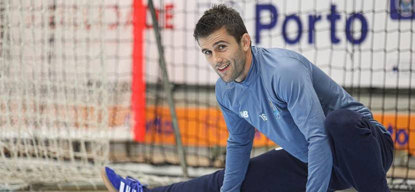 Лига чемпионов. Голкипер "Порту" Никола Митревски стал автором лучшего вратарского спасения в третьем туре (ВИДЕО)