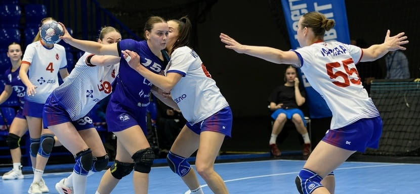 Тольяттинская "Лада" и ЦСКА сегодня сыграют второй матч полуфинальной серии женского чемпионата России