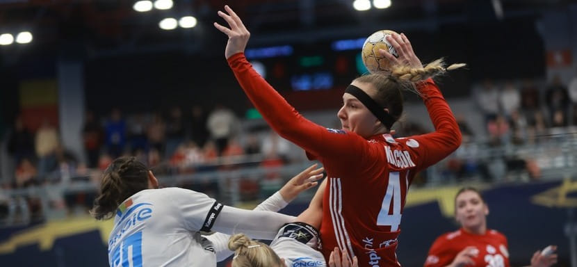 Венгрия. Полусредняя Грета Качор по окончании сезона покинет "Дебрецен". Консуэла Хамори продлила контракт с клубом