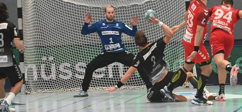 Бундеслига. Официально. Вратарь сборной Нидерландов Барт Равенсберген с нового сезона будет выступать за "Гёппинген"