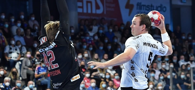 Лига чемпионов. Сагосен и Вайнхольд не помогут "Килю" в матче с "Пиком" из-за положительных результатов тестирования на COVID-19