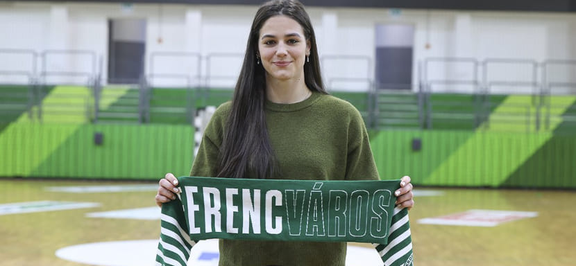 20-летняя левая полусредняя сборной Венгрии и "Ваца" Лука Чикош подписала четырёхгодичный контракт с "Ференцварошем"