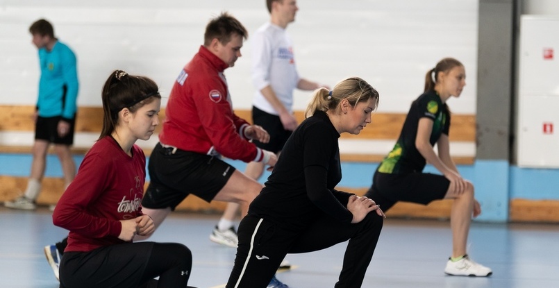 В Звенигороде открылась гандбольная секция. Первую тренировку провела двукратная чемпионка мира Елена Пахомова (ФОТО)