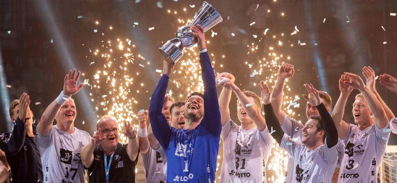 Суперкубок Германии. "Киль" выиграл третий раз подряд. Но лучшими на площадке были девушки-судьи!