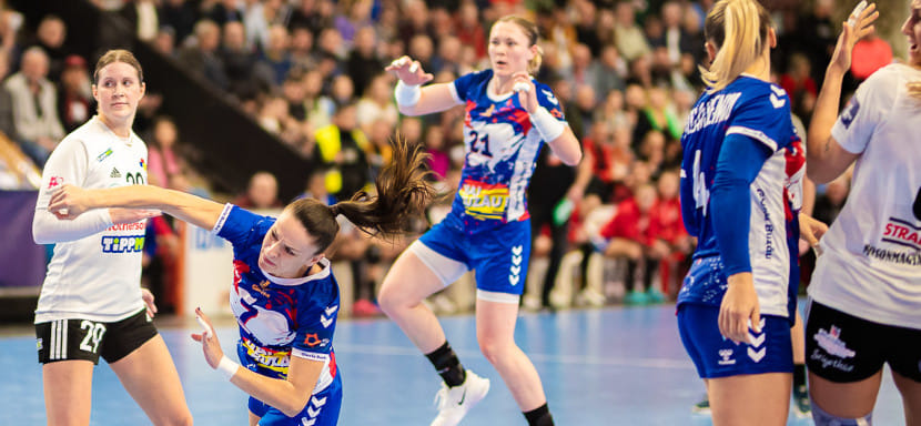 Румыния. "Глория Бузэу" Ильиной и Василевской уверенно разобралась в гостях с "Галацем", отпраздновав девятую викторию в "цветочной лиге" подряд