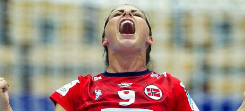 Дания. "В спортивном плане "Эсбьерг" лучше". Правая полусредняя Нура Мёрк о выборе между "Эсбьергом" и "Оденсе"