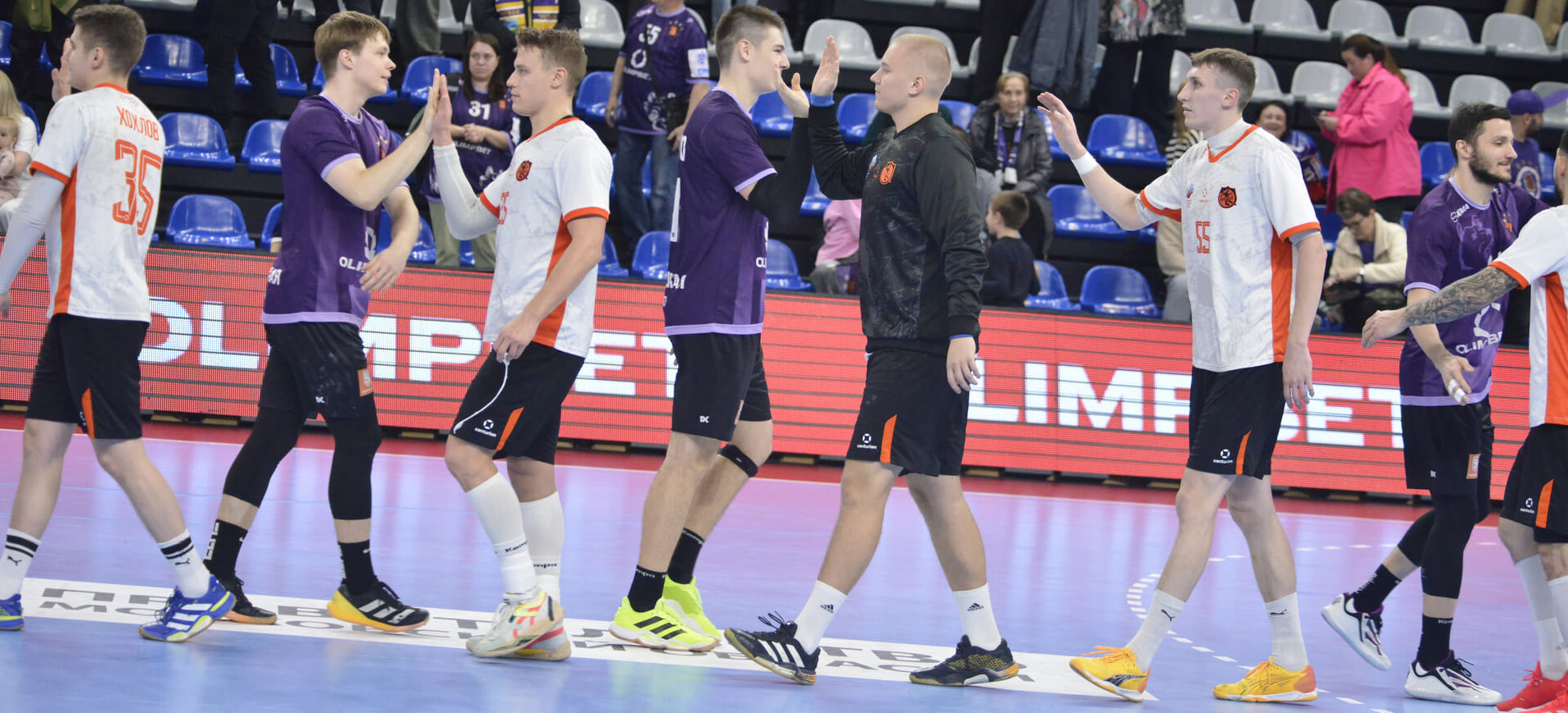 Тайм и аут. Андердоги смогли сопротивляться фаворитам только в первых половинах субботних матчей Суперлиги