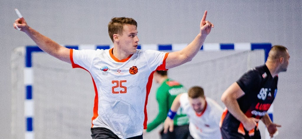 Георгий Токарев: "В игре против "Динамо" помогла капитанская повязка. И мама на трибуне"