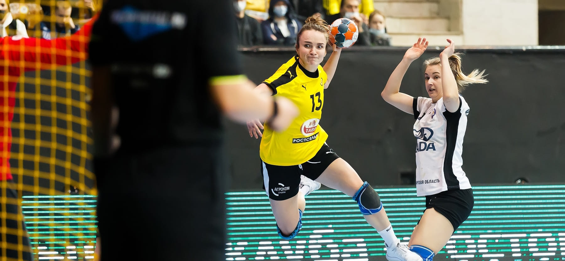 С Надеждой. "То, что Вяхирева умеет делать лучше всего, она исполнила и без игровых кондиций"