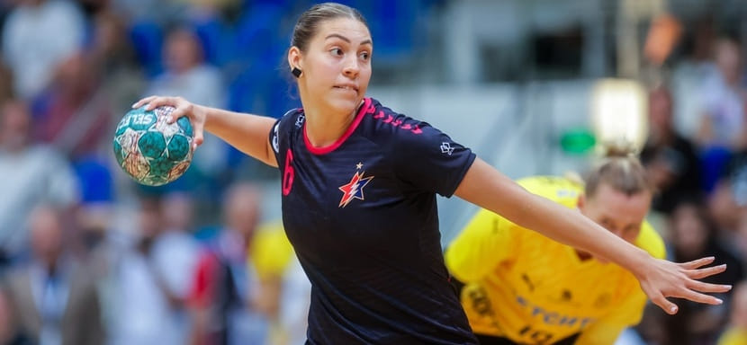 Левая полусредняя Юлия Бабенко рассталась со звенигородской "Звездой", за которую выступала на протяжении пяти лет