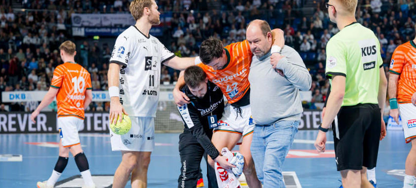 У 34-летнего сербского полусреднего "Вецлара" Неманьи Зеленовича диагностированы разрывы крестообразной связки и повреждение мениска