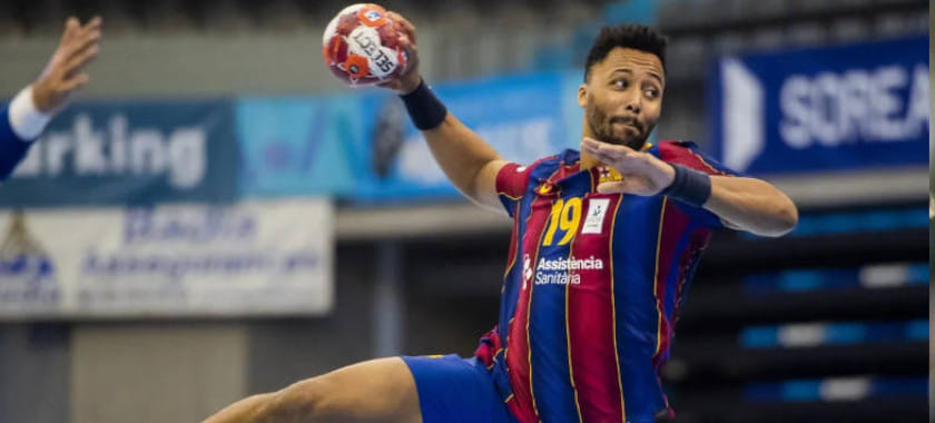 ЧМ-2023. Гандболисты сборных Франции и Бразилии Тимоти Н'Гессан и Аньель Лангаро получили травмы в матче "Нант" — "Барселона" и пропустят турнир