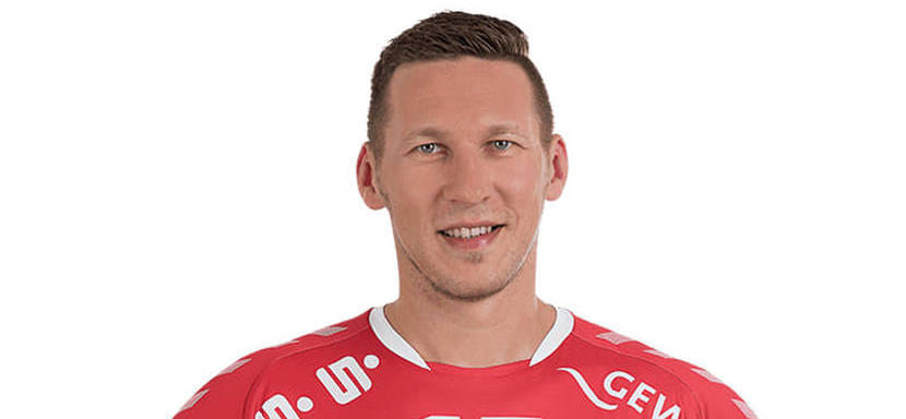 Германия. Уроженец Челябинска Евгений Воронцов сломал малоберцовую кость и в ближайшее время не поможет "Вильгельмсхафену" (Д2)